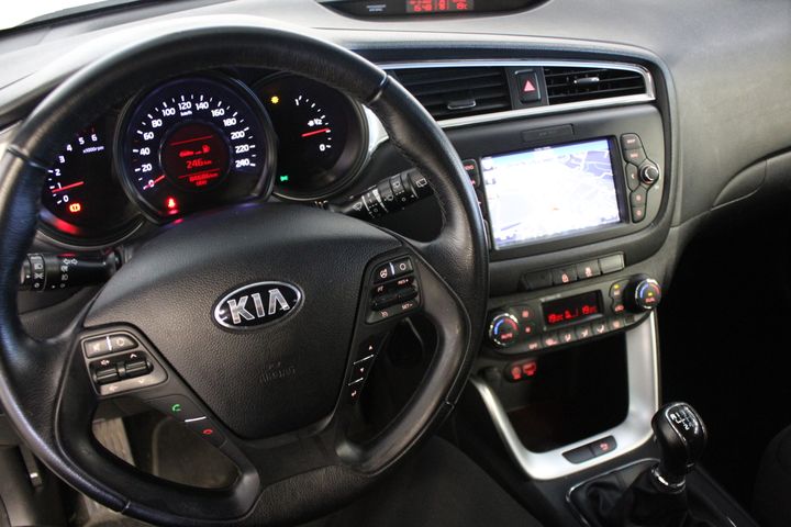 Photo 25 VIN: U5YHM316AGL027246 - KIA PRO CEE&#39D COUPE 