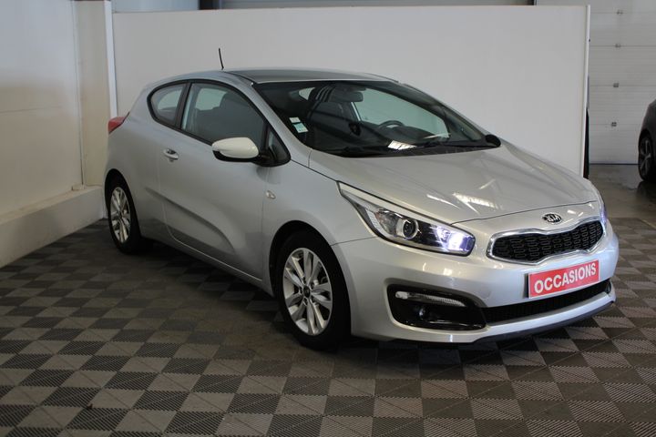 Photo 3 VIN: U5YHM316AGL027246 - KIA PRO CEE&#39D COUPE 