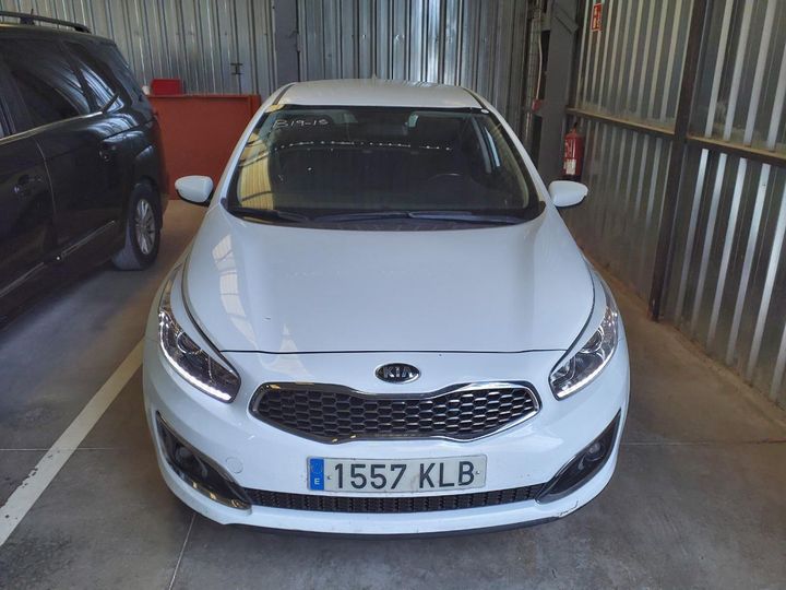 Photo 13 VIN: U5YHM515AJL335134 - KIA CEED 