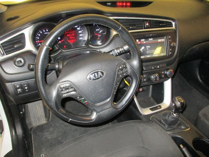 Photo 17 VIN: U5YHM515AJL335134 - KIA CEED 