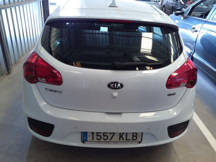 Photo 2 VIN: U5YHM515AJL335134 - KIA CEED 