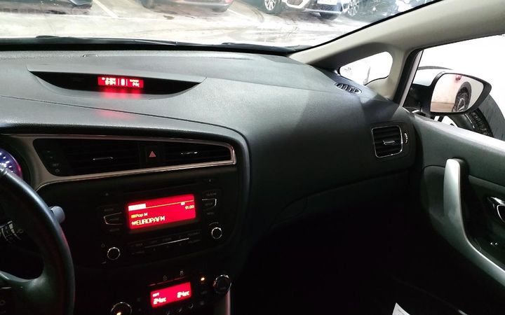 Photo 38 VIN: U5YHM515AJL354200 - KIA CEED 