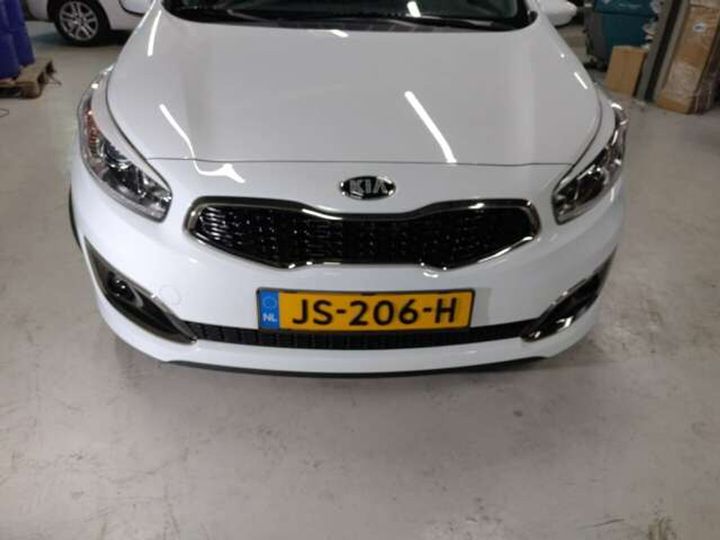 Photo 14 VIN: U5YHM81AAGL185668 - KIA CEE&#39D SPORTSWAGON 