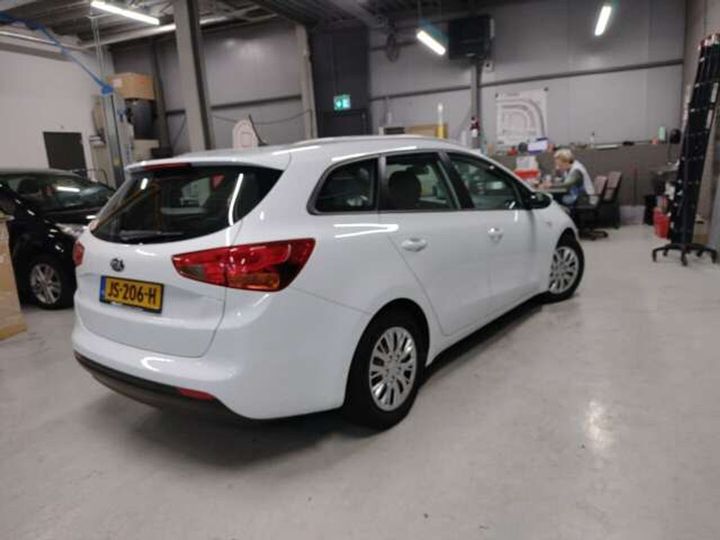 Photo 4 VIN: U5YHM81AAGL185668 - KIA CEE&#39D SPORTSWAGON 