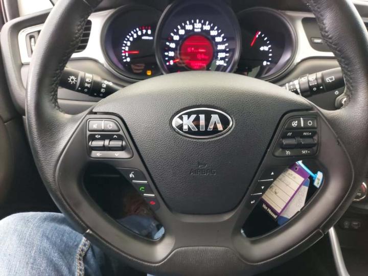 Photo 10 VIN: U5YHM81AAJL245211 - KIA CEE&#39D 