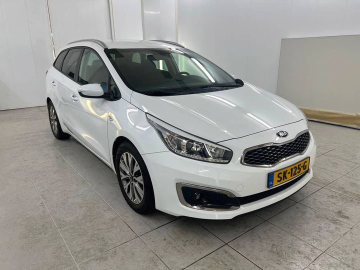 Photo 4 VIN: U5YHM81AAJL260435 - KIA CEE D SPORTSWAGON 