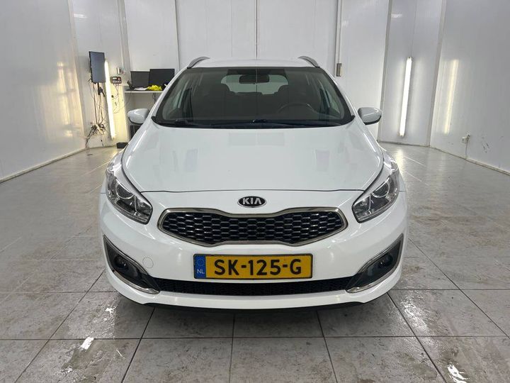 Photo 5 VIN: U5YHM81AAJL260435 - KIA CEE D SPORTSWAGON 