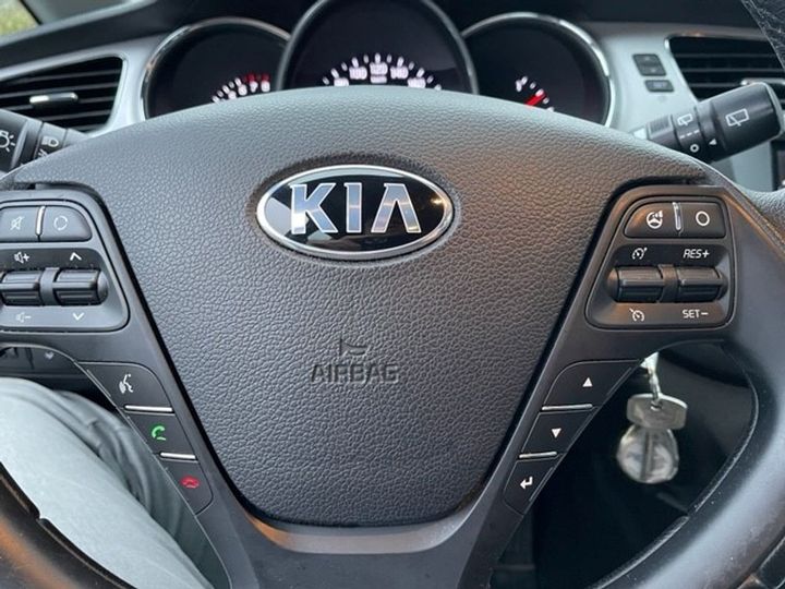 Photo 11 VIN: U5YHN513AEL106142 - KIA CEE&#39D 