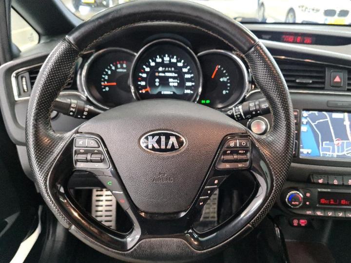 Photo 12 VIN: U5YHN516AGL265106 - KIA CEE D 