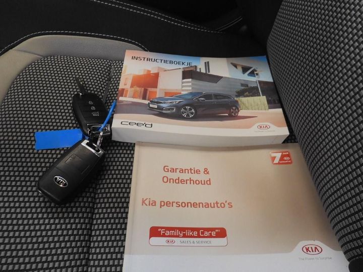 Photo 10 VIN: U5YHN516AJL320103 - KIA CEE&#39D 