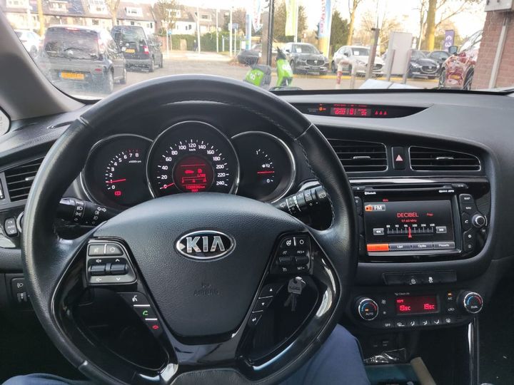 Photo 12 VIN: U5YHN813ADL008356 - KIA CEE&#39D SPORTSWAGON 