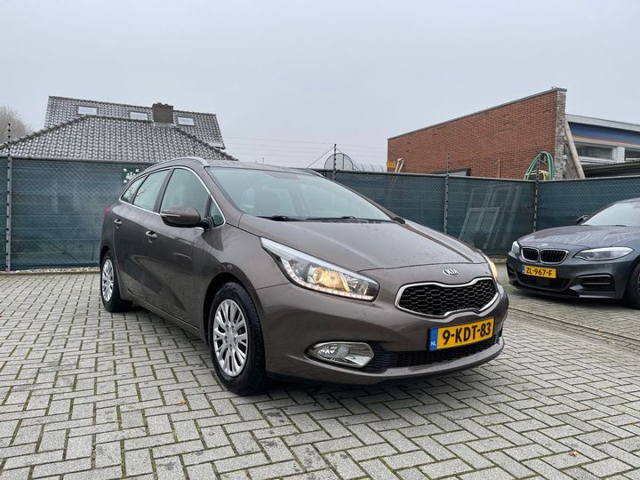 Photo 4 VIN: U5YHN813ADL034906 - KIA CEE&#39D SPORTSWAGON 