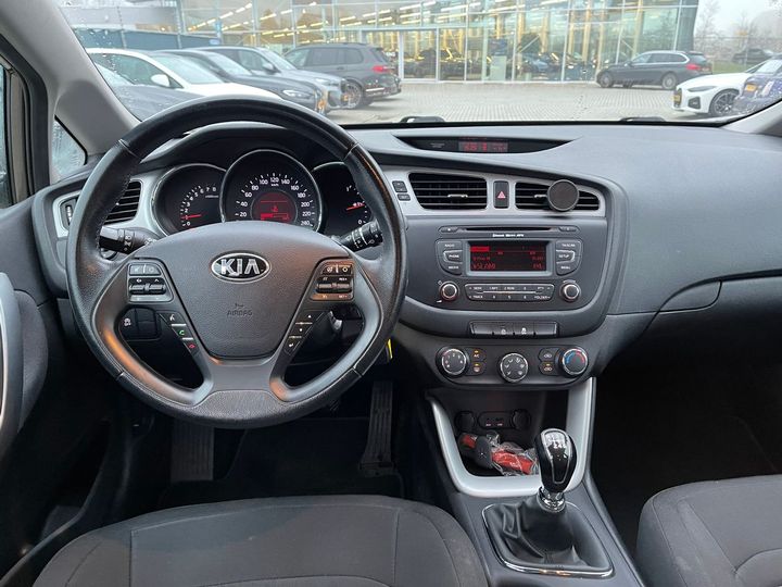 Photo 7 VIN: U5YHN813ADL034906 - KIA CEE&#39D SPORTSWAGON 