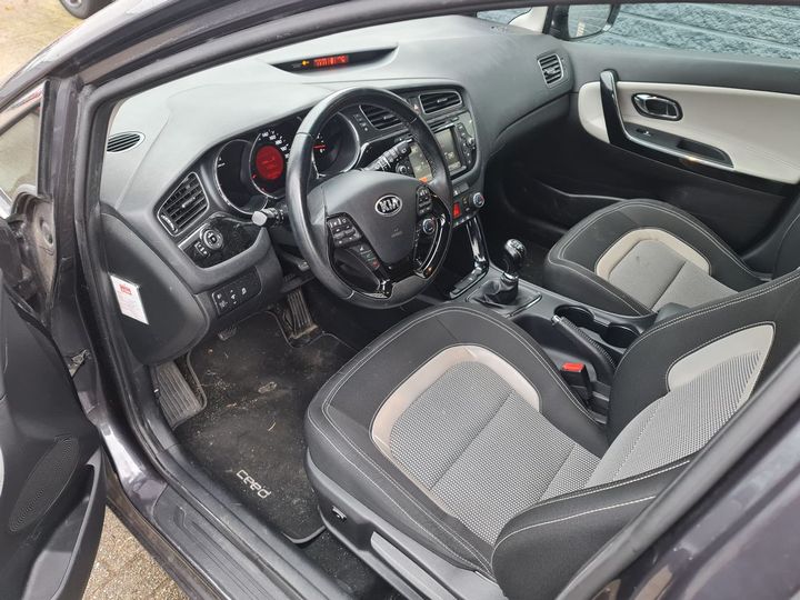 Photo 5 VIN: U5YHN813AEL098448 - KIA CEE&#39D SPORTSWAGON 