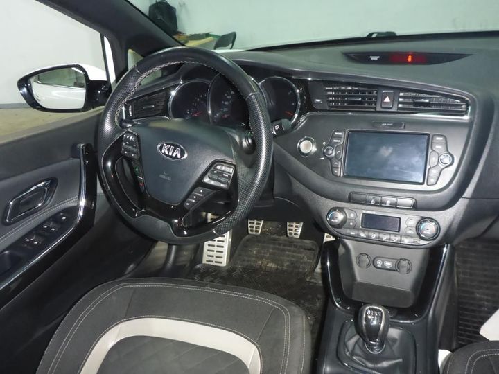 Photo 5 VIN: U5YHN816AGL173572 - KIA CEED 