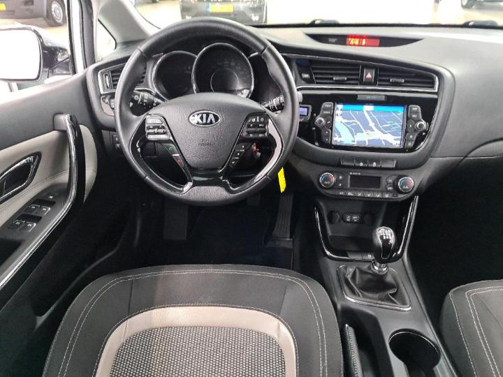 Photo 10 VIN: U5YHN816AGL184311 - KIA CEE D SPORTSWAGON 