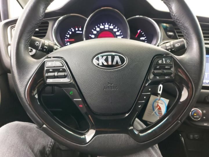 Photo 17 VIN: U5YHN816AGL205692 - KIA CEE 