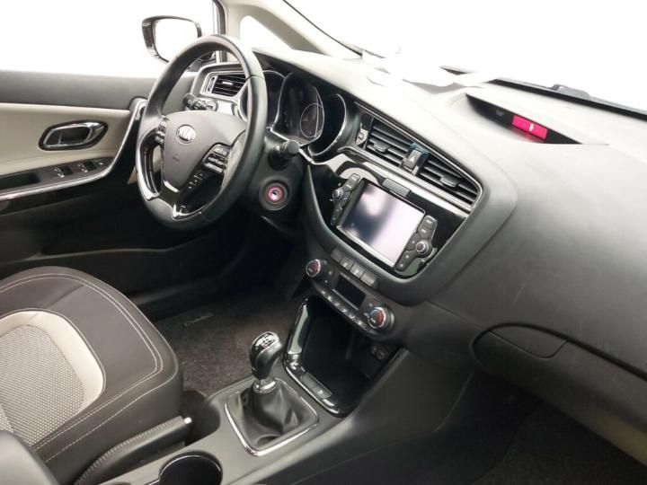 Photo 3 VIN: U5YHN816AGL205692 - KIA CEE 