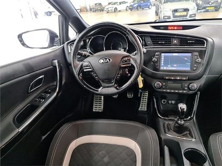 Photo 8 VIN: U5YHN81AAHL221053 - KIA CEE D SPORTSWAGON 