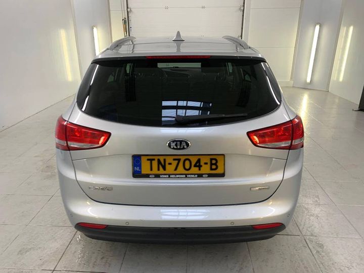 Photo 2 VIN: U5YHN81AAJL262605 - KIA CEE D SPORTSWAGON 