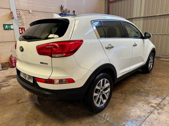 Photo 4 VIN: U5YPC815AFL794665 - KIA SPORTAGE 