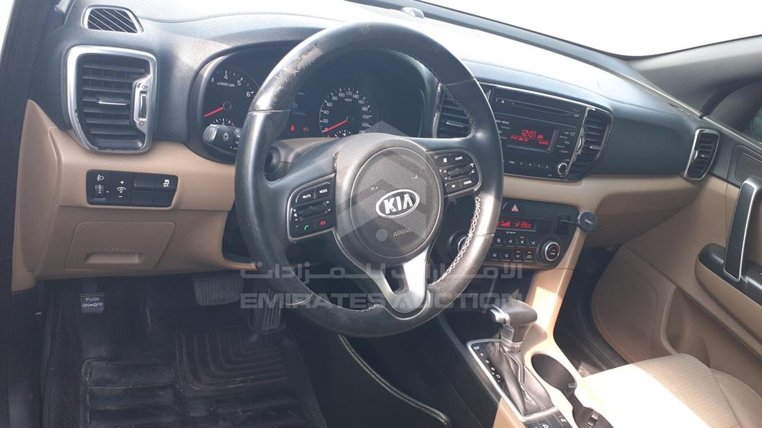 Photo 13 VIN: U5YPH81A0JL377606 - KIA SPORTAGE 