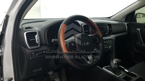 Photo 9 VIN: U5YPH81A2JL398280 - KIA SPORTAGE 