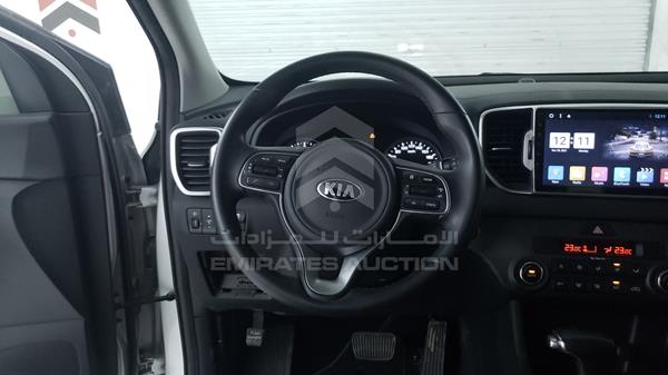 Photo 13 VIN: U5YPH81A2JL467405 - KIA SPORTAGE 