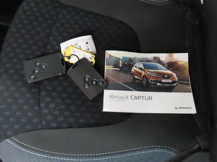 Photo 9 VIN: VF12R011560917560 - RENAULT CAPTUR 