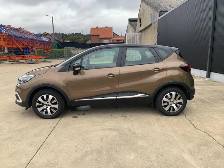 Photo 9 VIN: VF12R031A60137835 - RENAULT CAPTUR SUV 