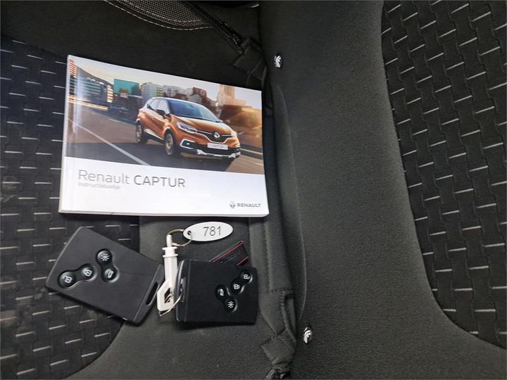 Photo 9 VIN: VF12R051560137609 - RENAULT CAPTUR 