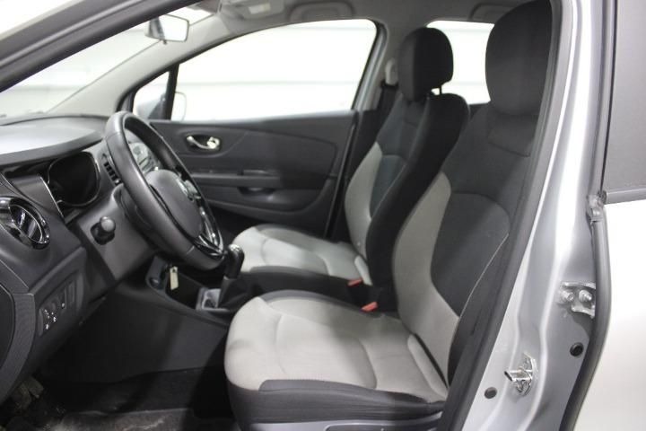 Photo 8 VIN: VF12R5A1H50873662 - RENAULT CAPTUR SUV 