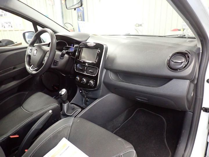 Photo 5 VIN: VF15RBF0A56208885 - RENAULT CLIO 5P SOCIETE (2 SEATS) 