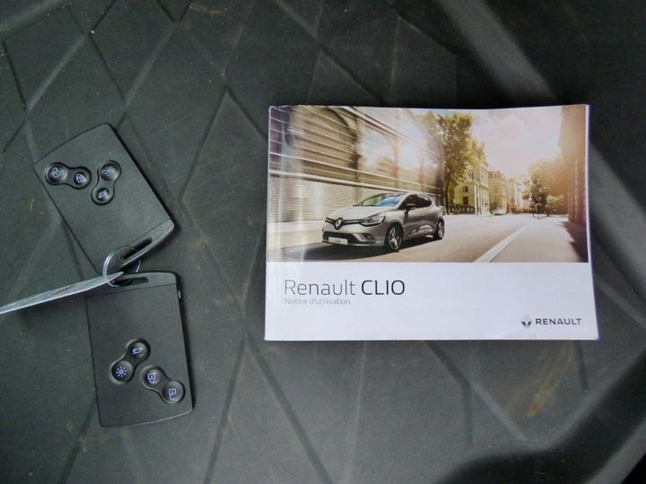 Photo 9 VIN: VF15RBF0A56458339 - RENAULT CLIO SOCIETE 