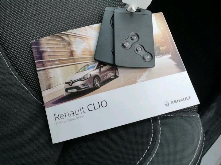 Photo 9 VIN: VF15RBF0A56922179 - RENAULT CLIO SOCIETE 