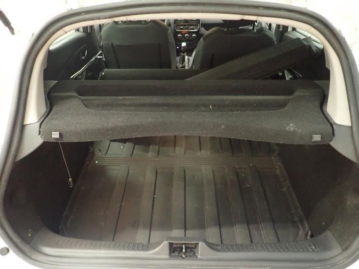 Photo 3 VIN: VF15RBF0A58026924 - RENAULT CLIO 5P SOCIETE (2 SEATS) 