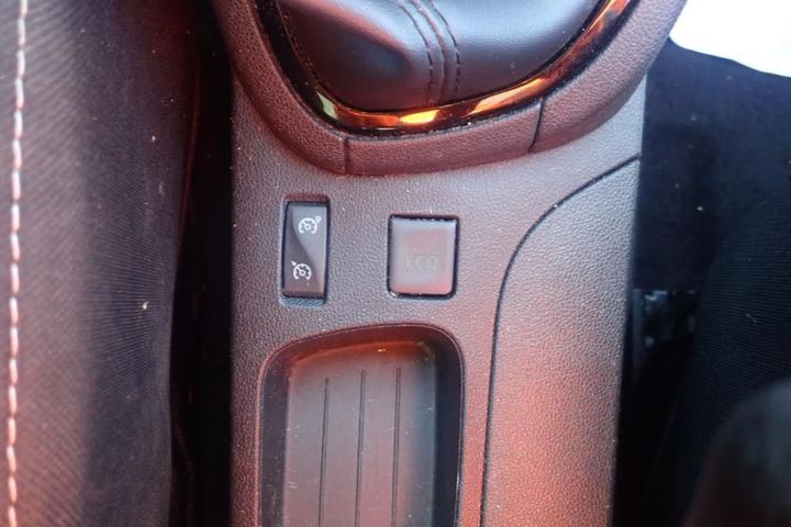 Photo 8 VIN: VF15RBF0A60604296 - RENAULT CLIO 5P SOCIETE (2 SEATS) 