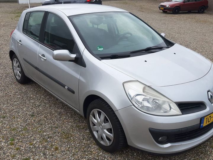 Photo 4 VIN: VF1BR1B0H40525762 - RENAULT CLIO 