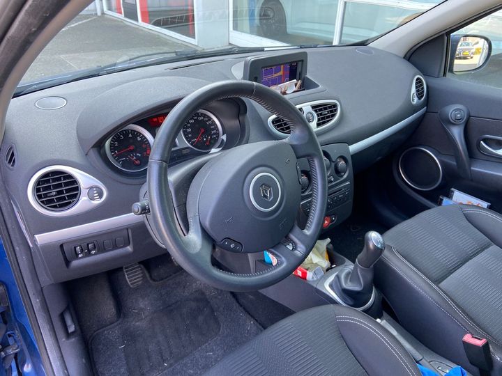 Photo 8 VIN: VF1BR1JBH43082689 - RENAULT CLIO 