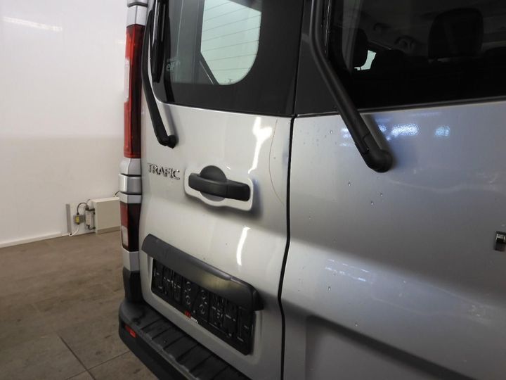 Photo 27 VIN: VF1JL000453800090 - RENAULT TRAFIC PASSENGER 