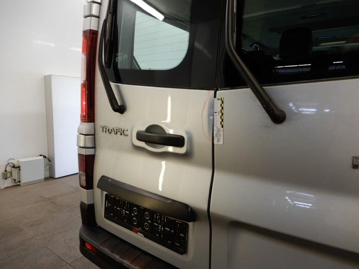 Photo 21 VIN: VF1JL000753800083 - RENAULT TRAFIC PASSENGER 