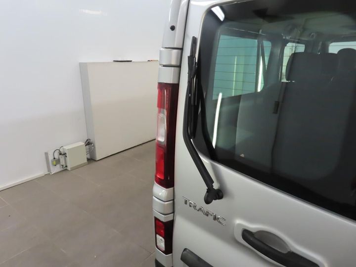 Photo 27 VIN: VF1JL000X56440189 - RENAULT TRAFIC PASSENGER 