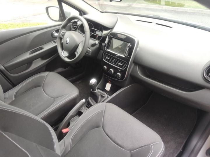 Photo 5 VIN: VF1R9800462932466 - RENAULT CLIO 5P SOCIETE (2 SEATS) 