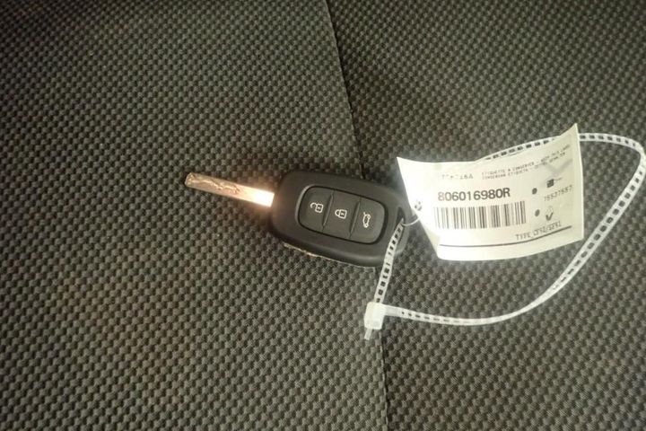 Photo 16 VIN: VF1RFB00259614731 - RENAULT MEGANE 5P SOCIETE (2 SEATS) 