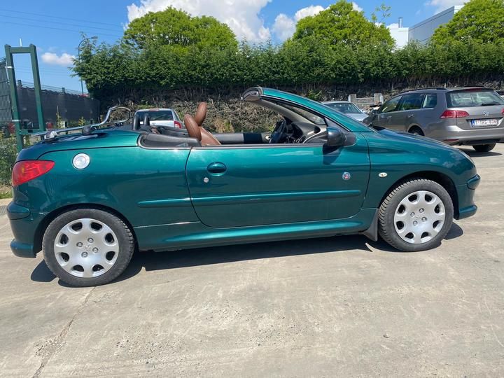 Photo 3 VIN: VF32DNFUA44852644 - PEUGEOT 206 CC COUPE 