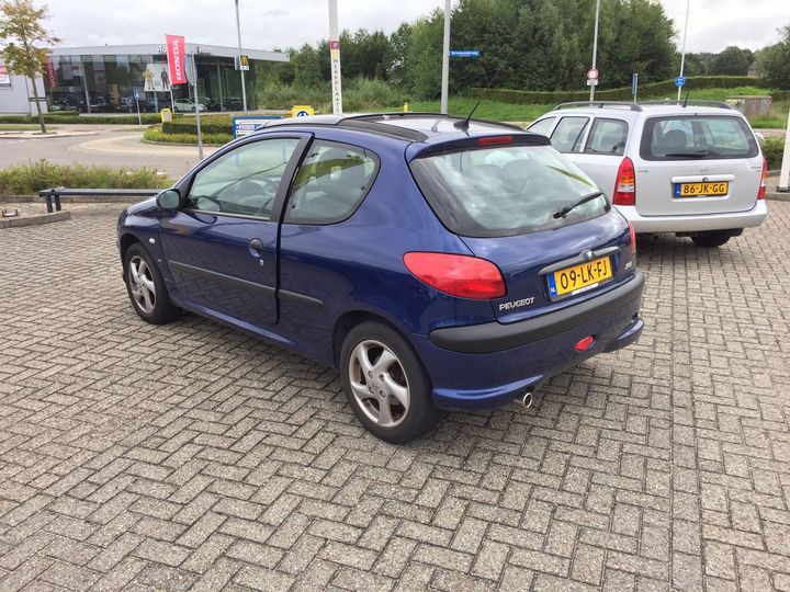 Photo 2 VIN: VF32HNFUF42992912 - PEUGEOT 206 