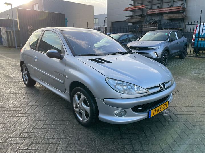 Photo 4 VIN: VF32HNFUF43217923 - PEUGEOT 206 