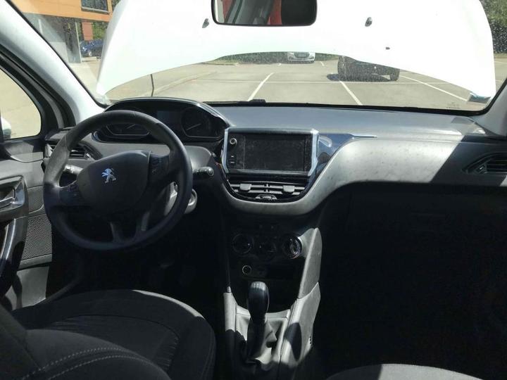 Photo 6 VIN: VF3CCBHW6HW068240 - PEUGEOT 208 5P AFFAIRE (2 SEATS) 