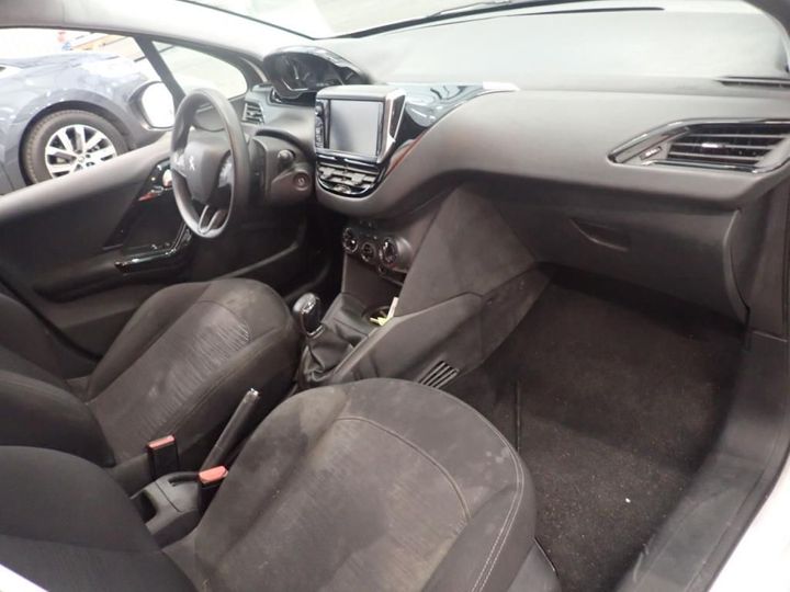 Photo 6 VIN: VF3CCBHW6HW190909 - PEUGEOT 208 5P AFFAIRE (2 SEATS) 