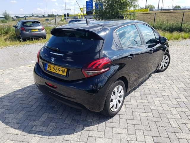 Photo 2 VIN: VF3CCBHY6HT077681 - PEUGEOT 208 